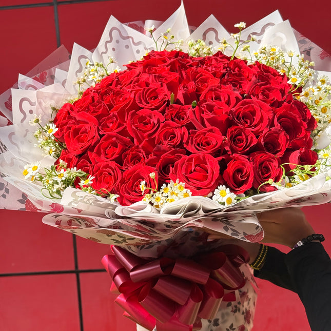 Red Daisy Bouquet