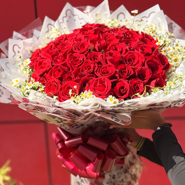 Red Daisy Bouquet